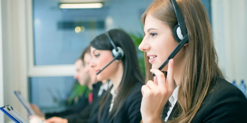 Khi nào người chơi cần liên hệ 8XBET để được hỗ trợ kịp thời?